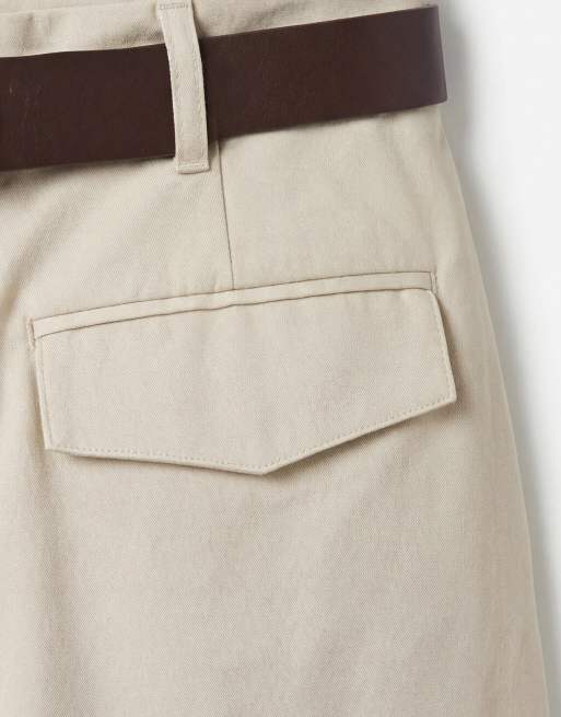 ASOS DESIGN Curve - Pantaloncini sartoriali color pietra con risvolto e cintura, 8 di 8