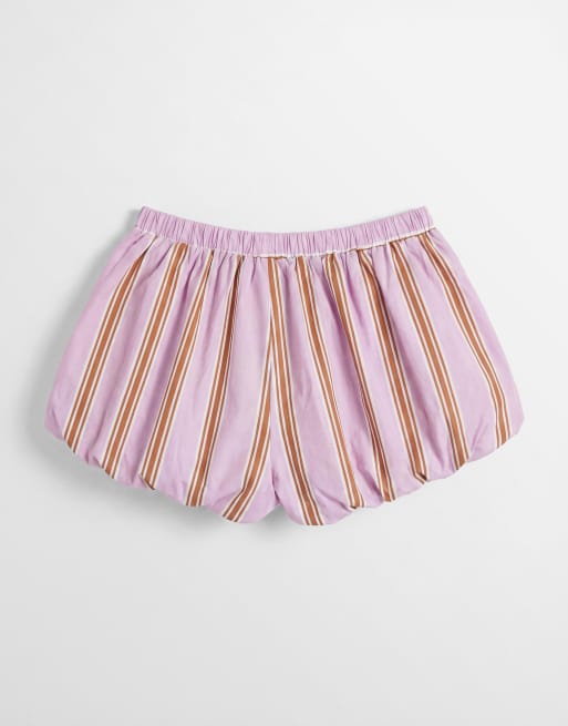ASOS DESIGN Curve - Pantalones cortos lilas a rayas con bajo abullonado, 6 de 7