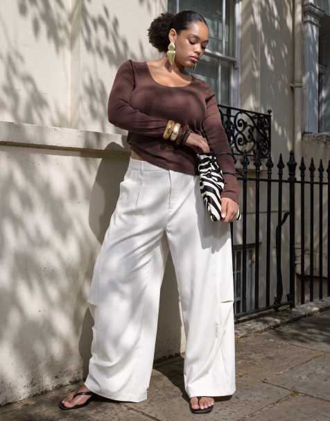ASOS DESIGN Curve - Pantalones de sastre color crema utilitarios de pernera barrel - view 1