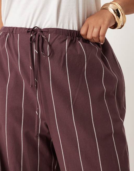 ASOS DESIGN Curve - Pantaloni a fondo ampio color bordeaux a righe, 3 di 4