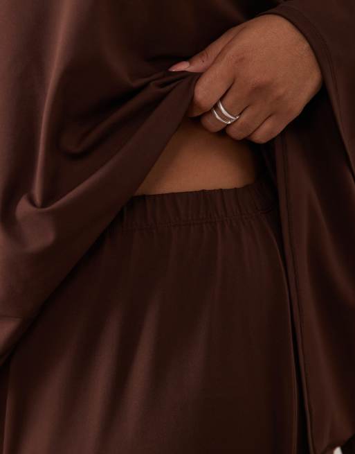 ASOS DESIGN Curve - Pantaloni a fondo ampio marroni in coordinato, 3 di 5