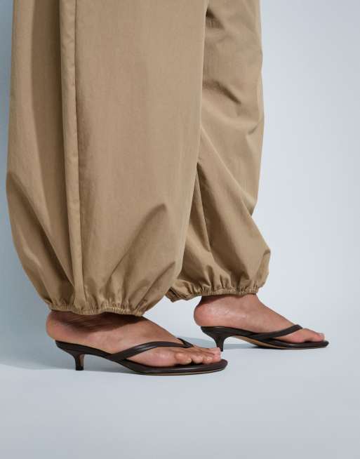 ASOS DESIGN Curve - Pantaloni a palloncino in misto cotone e nylon color cammello, 3 di 7