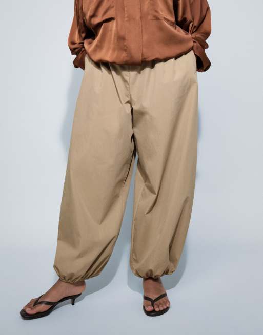 ASOS DESIGN Curve - Pantaloni a palloncino in misto cotone e nylon color cammello, 6 di 7