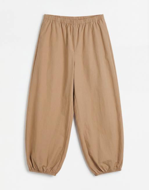 ASOS DESIGN Curve - Pantaloni a palloncino in misto cotone e nylon color cammello, 7 di 7