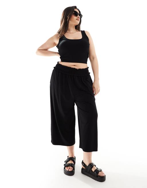 ASOS DESIGN Curve - Pantaloni culotte taglio corto neri con vita arricciata