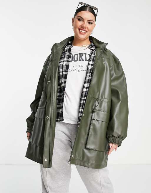 ASOS DESIGN Curve Parka Mantel aus Kunstleder in Olivgrun