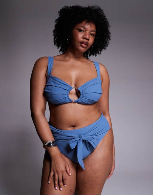 ASOS DESIGN Curve - Penelope - Crop top bikini a pieghe blu ardesia con dettaglio a cerchio