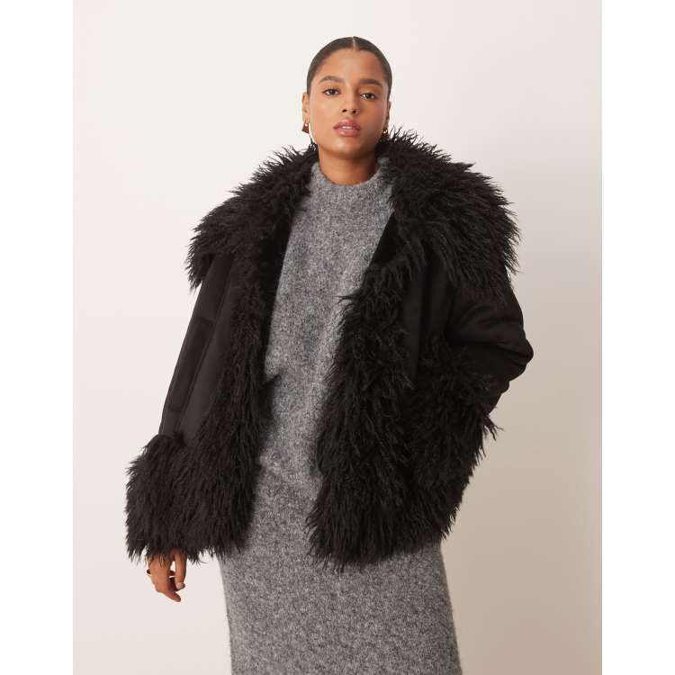 208761325-1-black?$n_750w$&wid