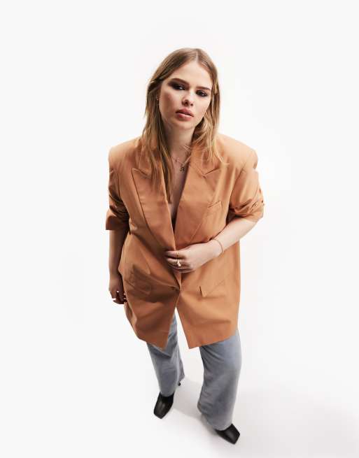 ASOS DESIGN Curve - Perfect - Blazer met lange pasvorm in beigeroze