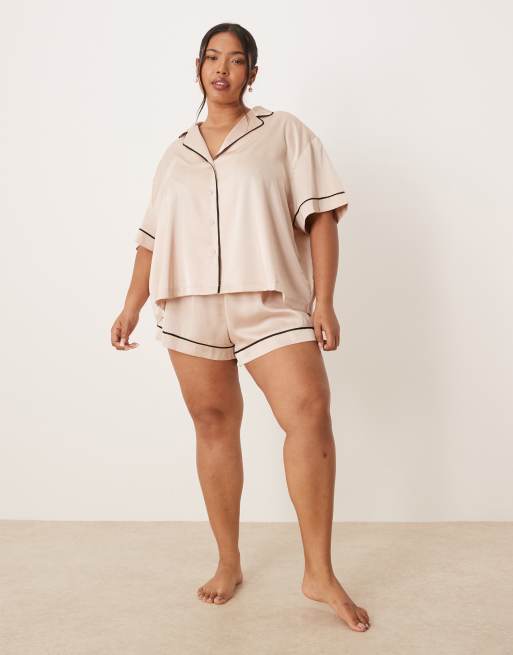 ASOS DESIGN Curve - Pigiama in raso rosa con pantaloncini e camicia oversize a maniche corte, 2 di 4