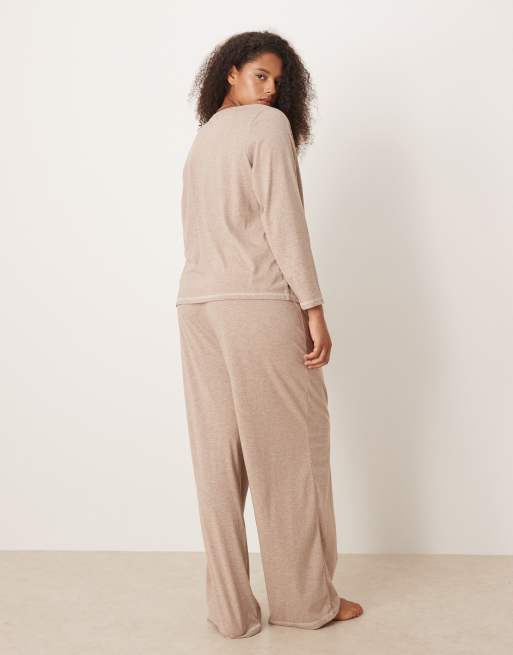 ASOS DESIGN Curve - Pigiama marrone mélange con pantaloni con fondo ampio e top a maniche lunghe, 3 di 4