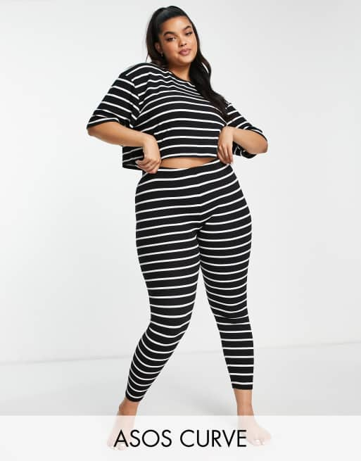 ASOS DESIGN Curve Pigiama nero e bianco a righe a coste con maglietta e leggings