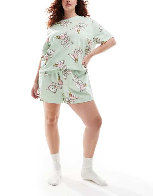 ASOS DESIGN Curve Pigiama verde con stampa di cocktail composto da pantaloncini e T shirt oversize