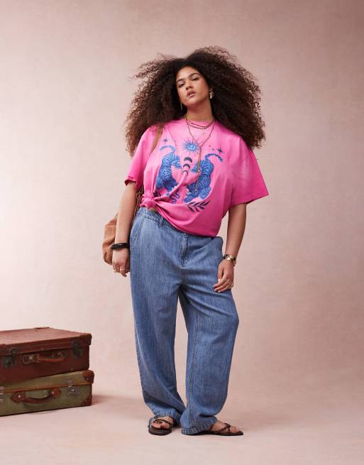 ASOS DESIGN Curve - Pink og oversized T-shirt med broderet kosmisk grafik, 3 af 4