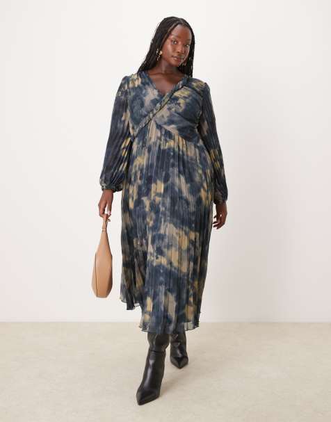 ASOS DESIGN Curve – Plisowana sukienka midi ze skręconą kopertową góra w rozmyty kwiatowy wzór - view 1