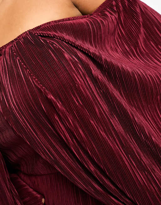 ASOS DESIGN Curve plisse overlay midi dress with open back detail in wine, 3 of 4