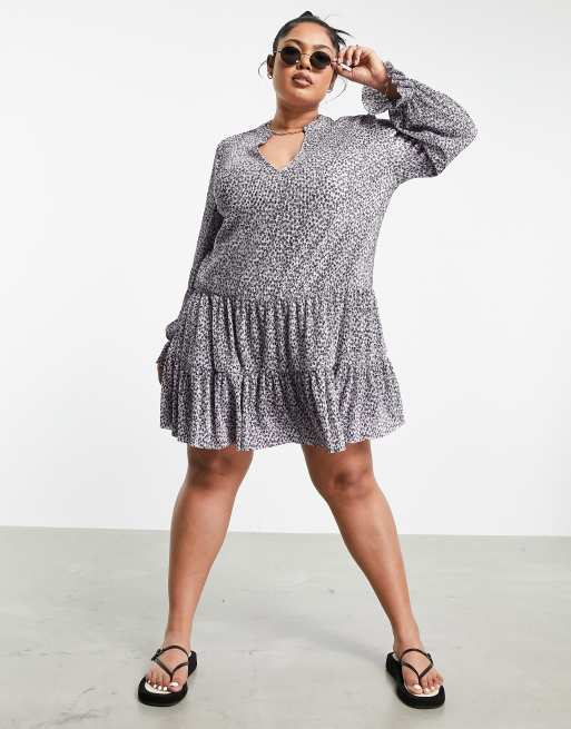 ASOS DESIGN Curve plisse V-neck long sleeve mini dress with tiered hem in  lilac and black whimsy print | ASOS