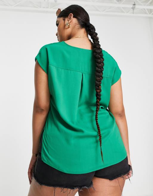 ASOS DESIGN Curve pocket tee with longline back in green, 2 of 4