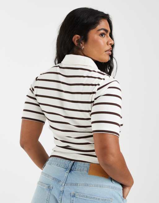 ASOS DESIGN Curve - Polo amarillo a rayas color chocolate con diseño encogido de canalé, 4 de 4