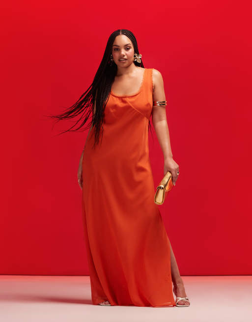 ASOS DESIGN Curve – Pomarańczowa sukienka maxi ze skosu z nieobszytym brzegiem i dekoltem w kształcie litery U