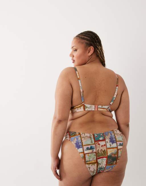 ASOS DESIGN Curve – Posey Ibiza – Vykortsmönstrad bikiniunderdel i cheeky-modell med hög benskärning, 4 av 4