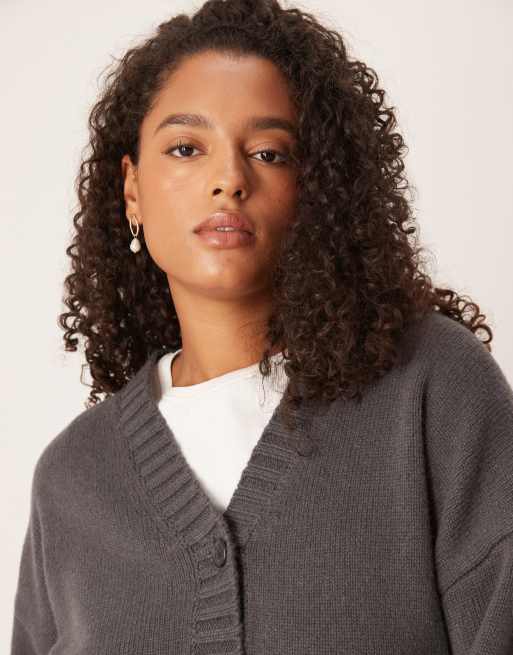 ASOS DESIGN Curve – Premium – Mörkgrå, lång kofta med markerad midja i lammull, 3 av 4