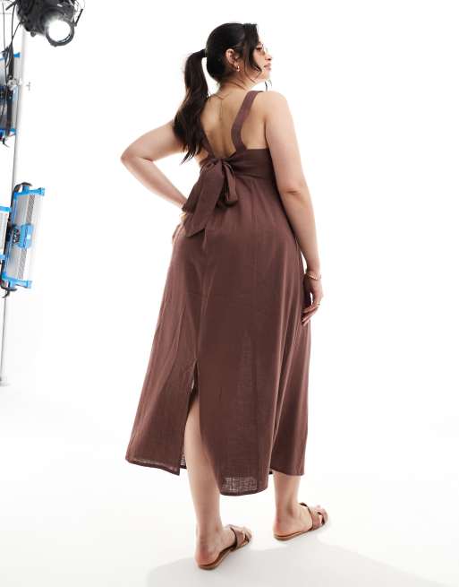 ASOS DESIGN Curve - Prendisole midi cioccolato con scollo squadrato allacciato sul retro, 3 di 4
