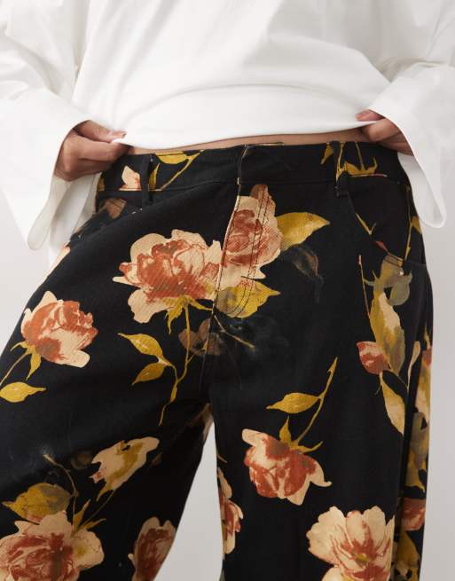 ASOS DESIGN Curve printed barrel leg trouser in black floral, 4 of 5