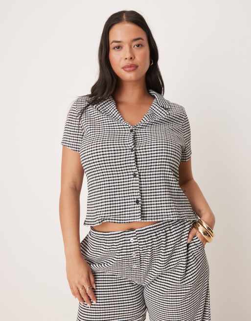 ASOS DESIGN Curve – Przylegająca koszula z kołnierzykiem kubańskim w czarno-białą kratkę vichy, część zestawu