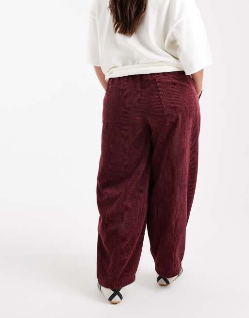 ASOS DESIGN Curve pull-on barrel leg corduroy pants in burgundy, 5 of 5