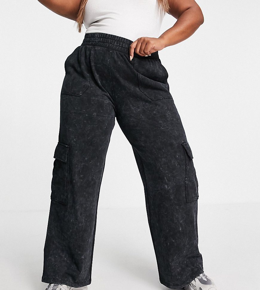 Plus-size trousers by ASOS DESIGN %2Achefs kiss%2A Acid-wash design High rise Elasticated waist Functional pockets Regular fit
