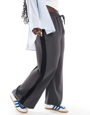 Curve pull-on pants with constrast panel in charcoal-Gray