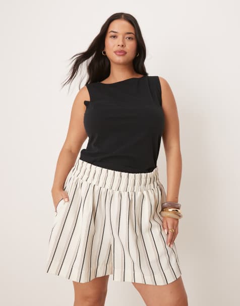 ASOS DESIGN Curve pull on shorts in brown stripe - view 1