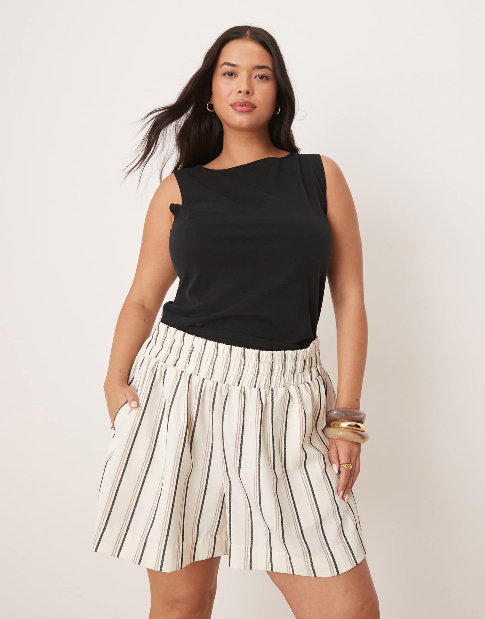 Облегающие шорты ASOS DESIGN Curve в коричневую полоску