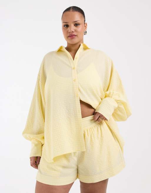 ASOS DESIGN Curve  pull on shorts in yellow gingham, 2 of 5