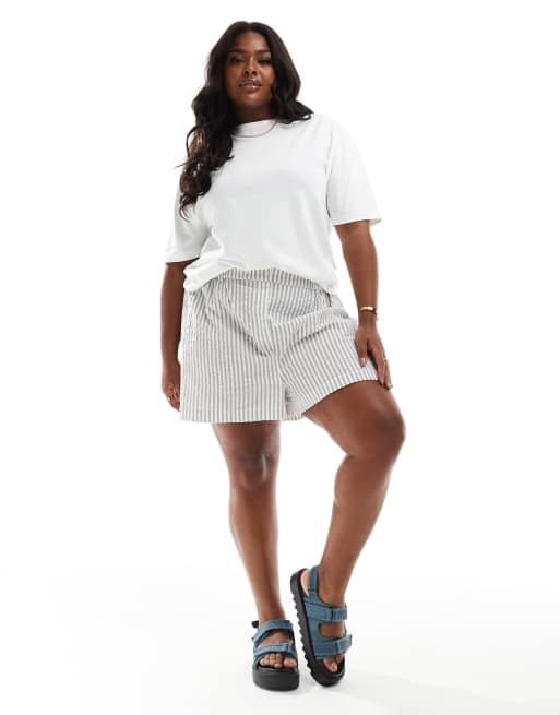 ASOS DESIGN Curve pull on shorts with tab waistband in gray stripe