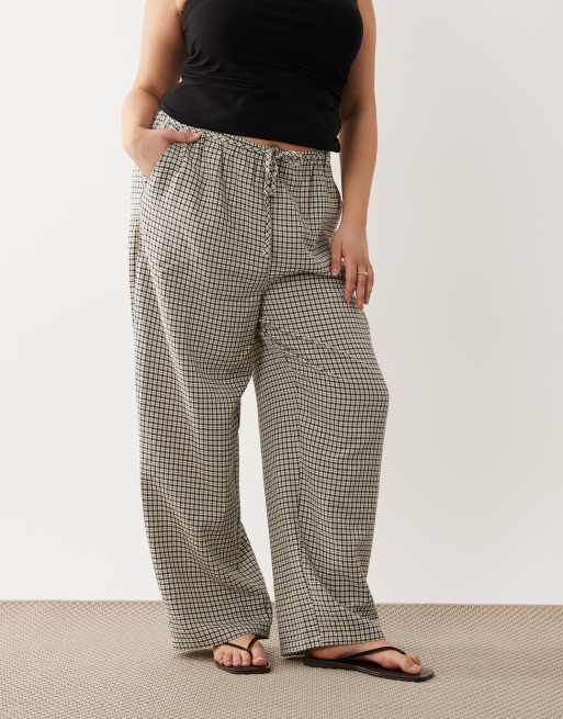 ASOS DESIGN Curve pull on trousers in gingham, 2 of 5