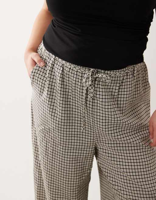 ASOS DESIGN Curve pull on trousers in gingham, 4 of 5
