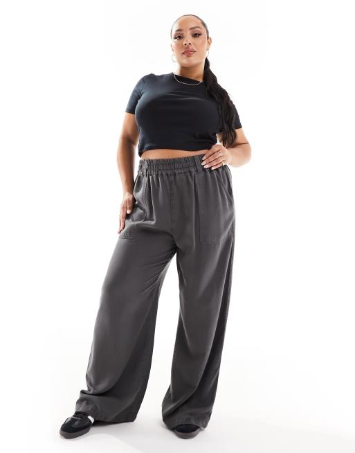 ASOS DESIGN Curve pull on utility pants in washed black, 4 of 5