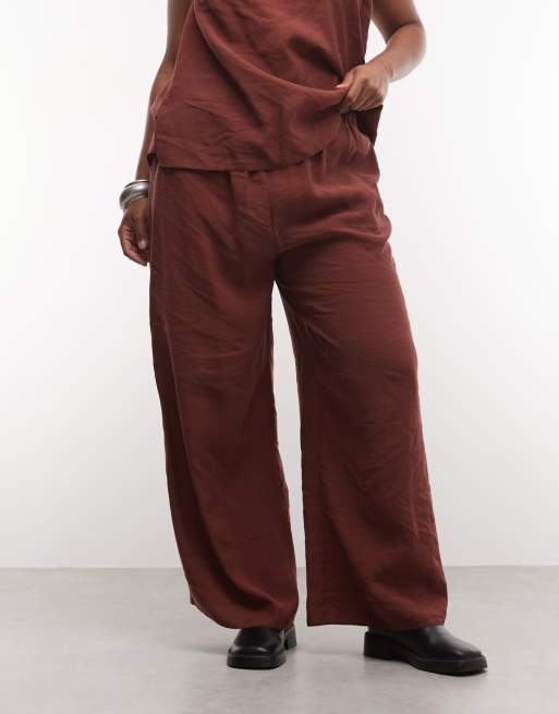 ASOS DESIGN Curve pull on wide leg pants with split in chocolate, 2 of 5