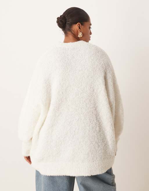 ASOS DESIGN Curve - Pull oversize en maille bouclée à ourlet incurvé - Crème, 3 de 4