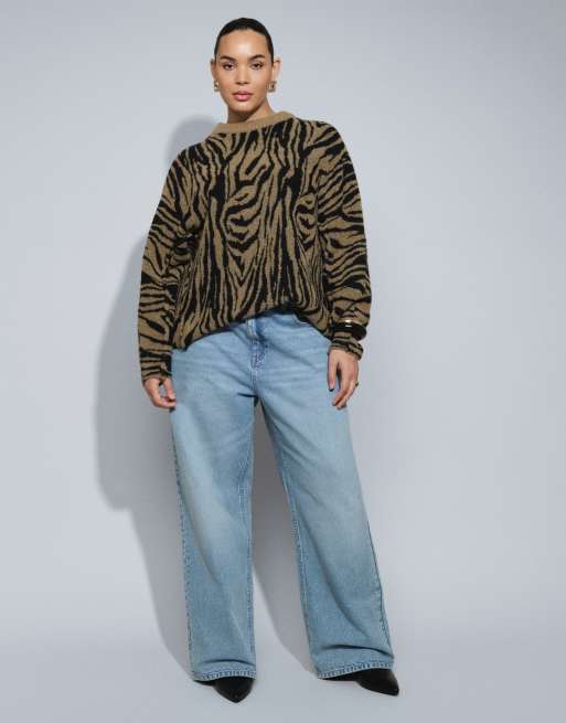 ASOS DESIGN Curve Pullover mit Nahtdetails und Fledermausärmeln im Zebra-Muster, 3 von 4