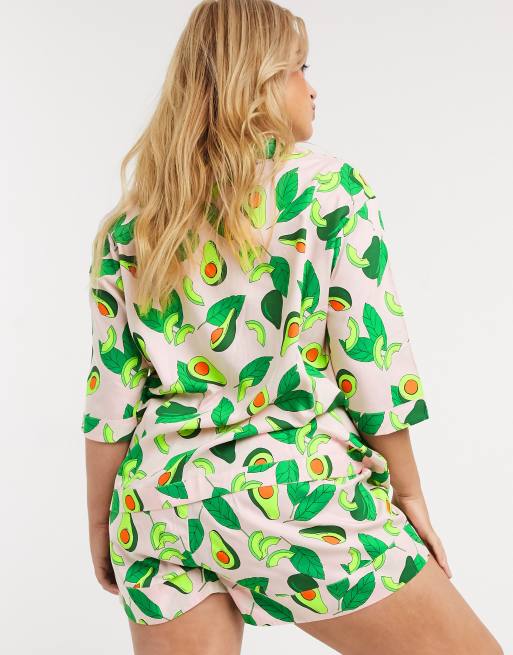 ASOS DESIGN Curve – Pyjama aus Modal mit Hemd und Shorts mit Avocado-Print, 2 von 4