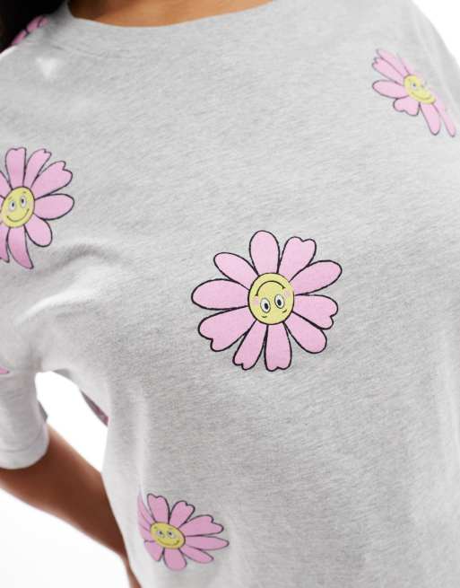 ASOS DESIGN Curve – Pyjama aus Oversize-T-Shirt und Shorts in Grau mit Blumenprints, 3 von 4