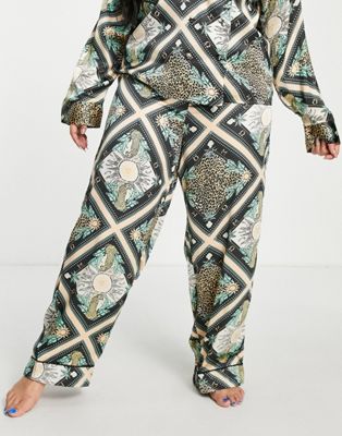 Lingerie et pyjamas DESIGN Curve - Pyjama avec pantalon et chemise à double boutonnage en modal à motif tigre et plante - Noir
