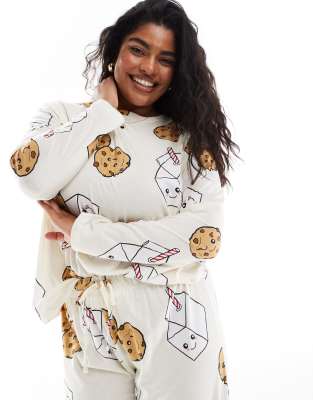 ASOS DESIGN Curve - Pyjama in Braun mit Keks- und Milchmuster aus langärmligem Oberteil und Hose-Weiß