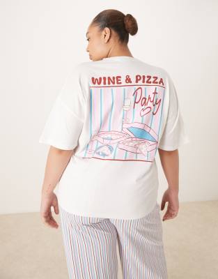 ASOS DESIGN Curve - Pyjama-Set aus Jersey, bestehend aus Oversize-T-Shirt mit „Wine & Pizza"-Motivprint und weit geschni...