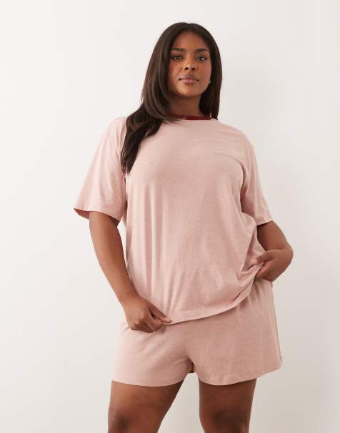 ASOS DESIGN Curve - Pyjamaset van slubkatoen van T-shirt met korte mouwen en contrasterende bies aan de hals en short in rode wassing - view 1