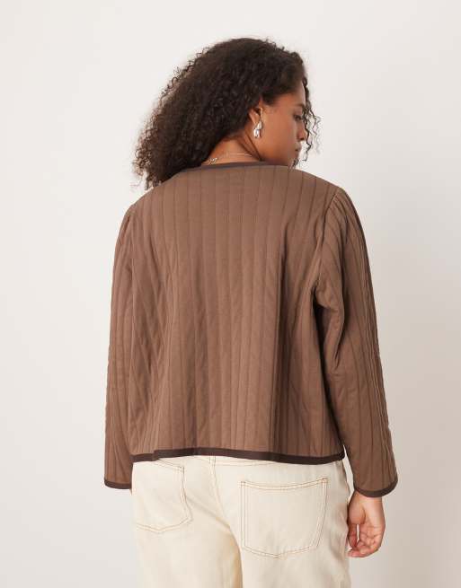 ASOS DESIGN Curve quilted jacket with contrast piping detail in chocolate, 3 of 4