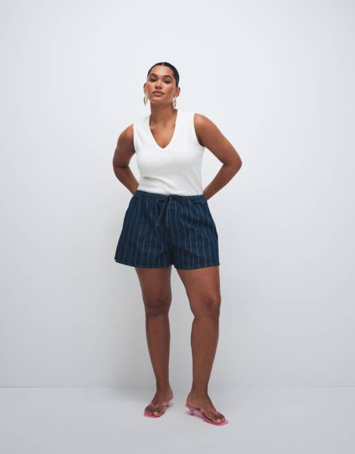 ASOS DESIGN Curve – Randiga jeansshorts i dra på-modell, 2 av 7